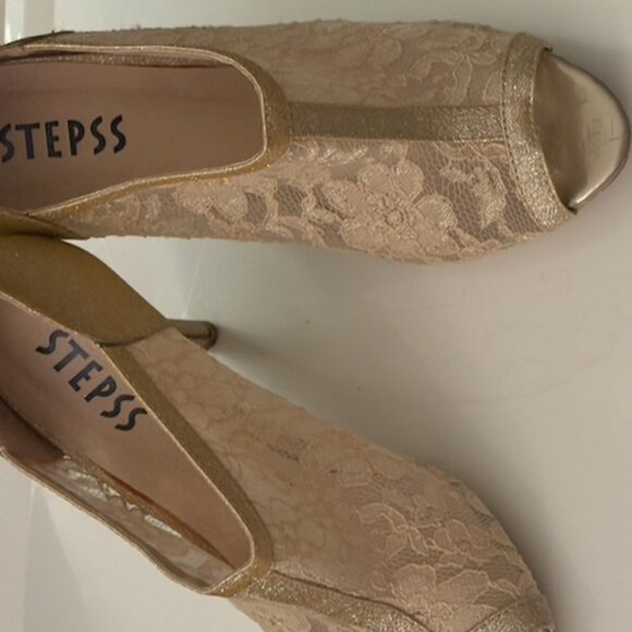 Pink Glittery High Heels - Picture 2 of 4